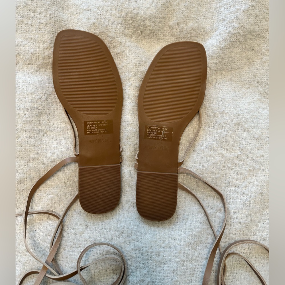 Steve Madden Beige Strappy Sandals - Size 8 - Picture 3 of 4